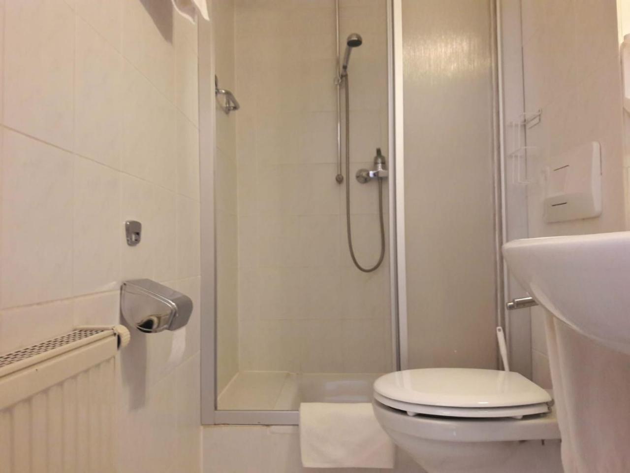 Hotel Zur Krone Bad Bruckenau Bagian luar foto