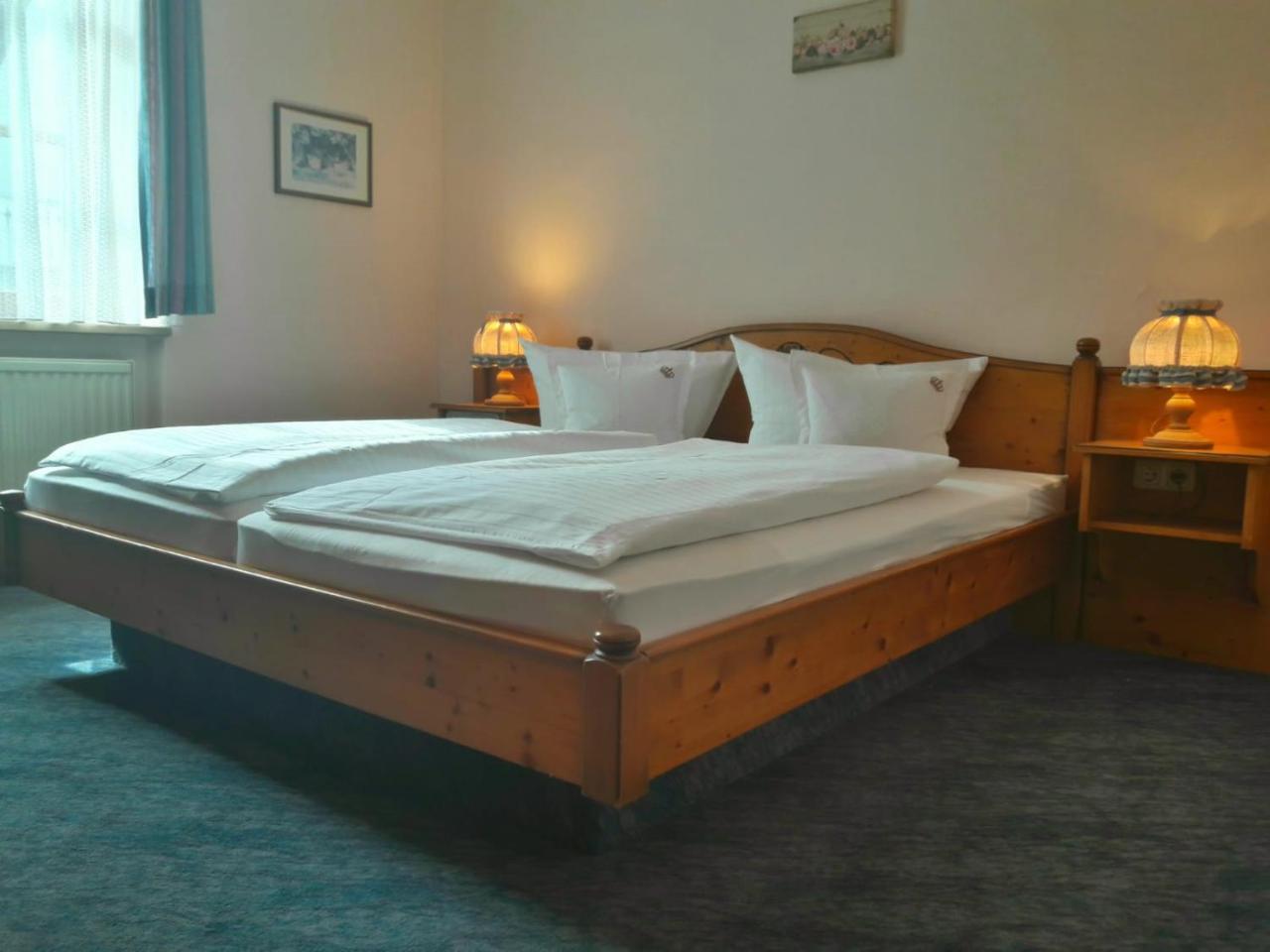 Hotel Zur Krone Bad Bruckenau Bagian luar foto