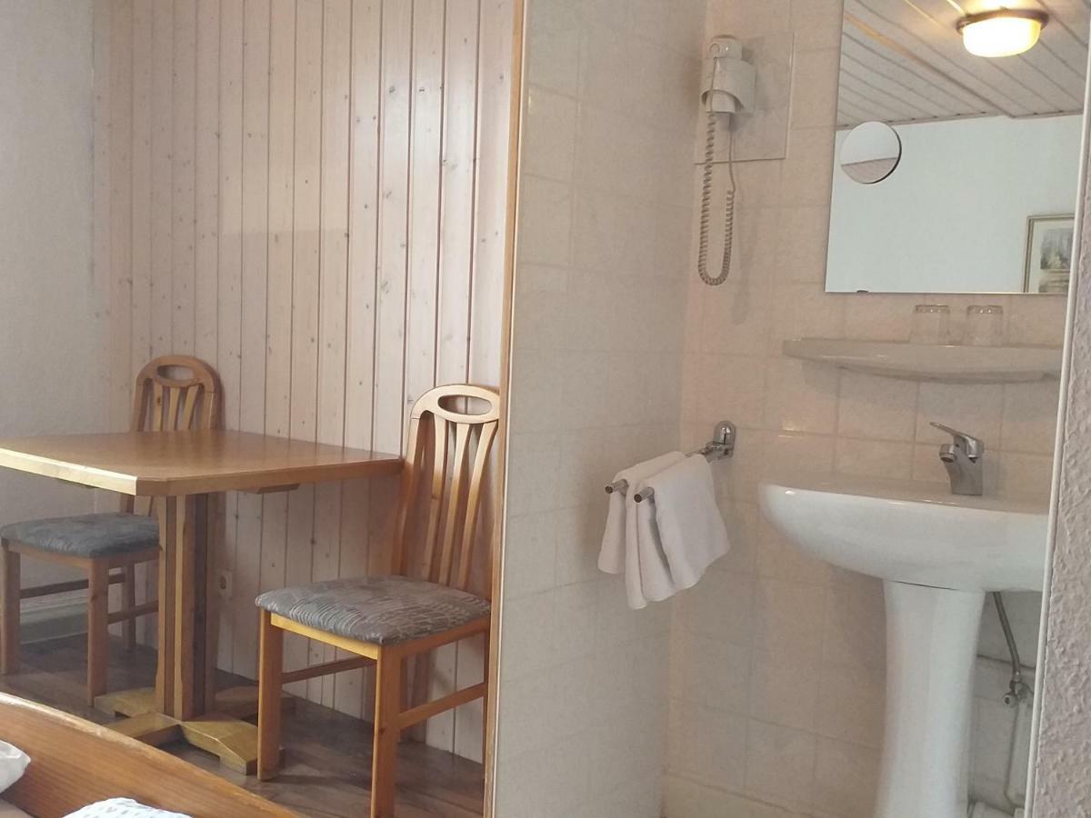 Hotel Zur Krone Bad Bruckenau Bagian luar foto