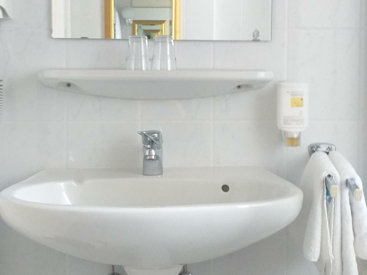Hotel Zur Krone Bad Bruckenau Bagian luar foto